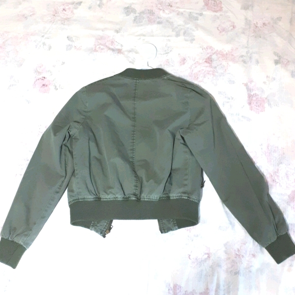 Green Jacket - Picture 2 of 4